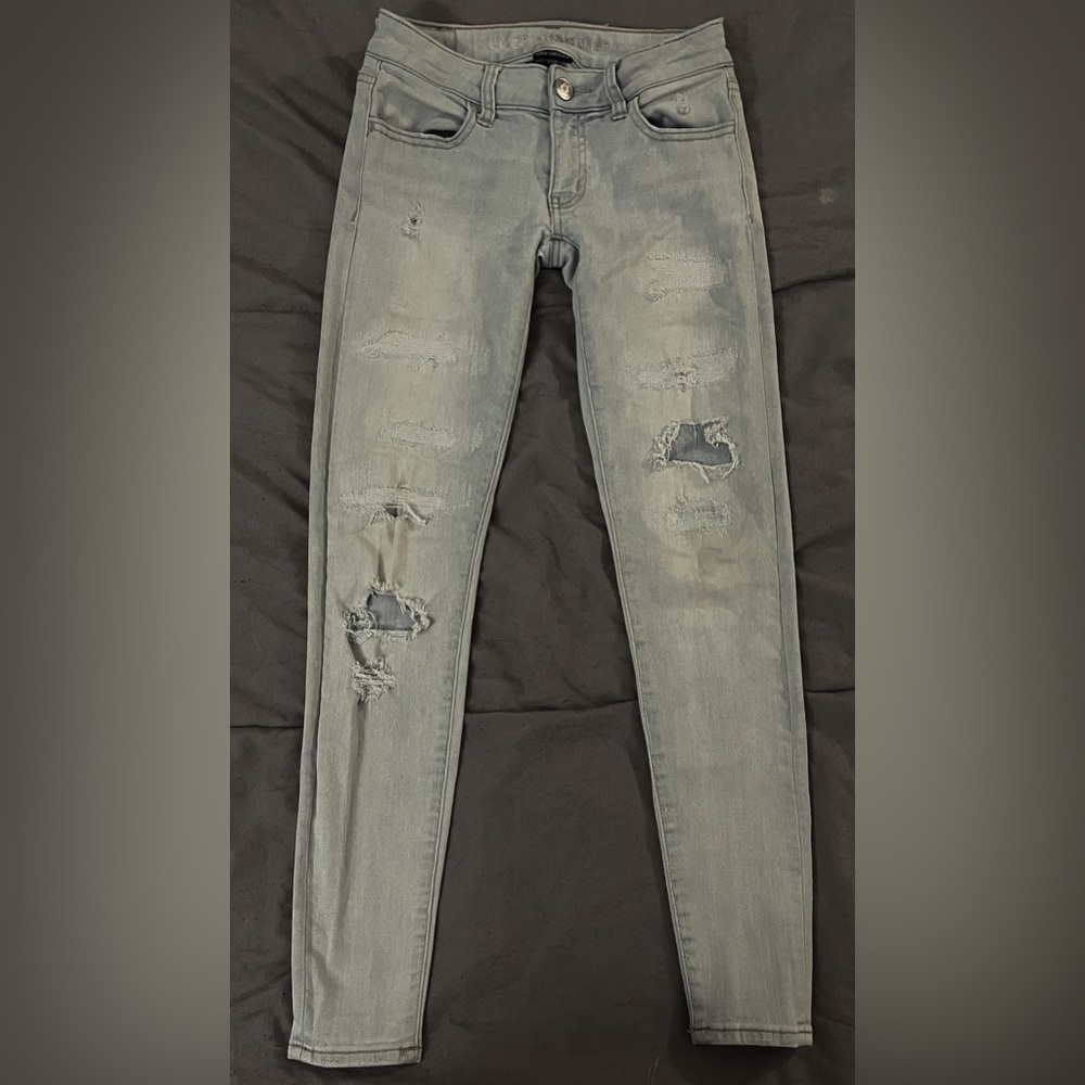 White wash jeans by american eagle super stretch